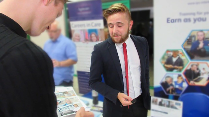 A Learner looking at the Guide to learners to become an apprentice